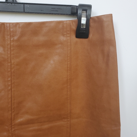 SHE & SKY Faux Leather Mini Skirt Sz L - EUC! - Picture 6 of 11